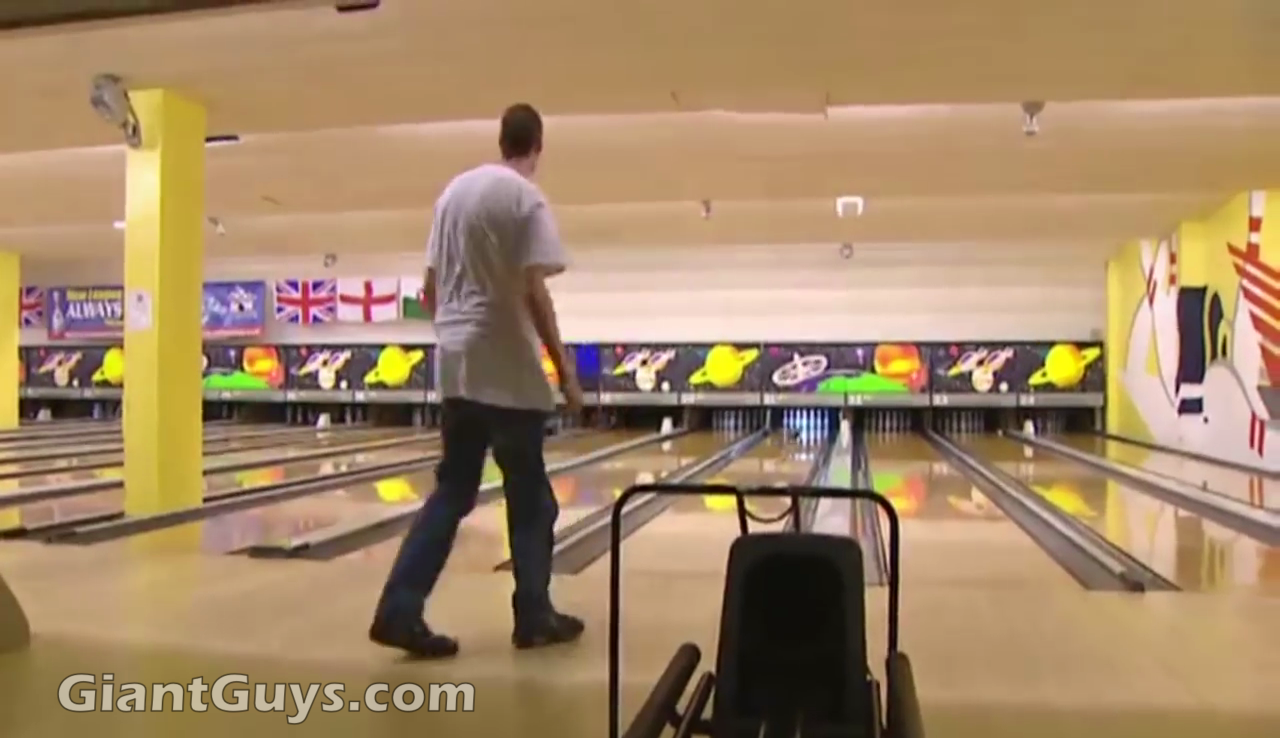 Paul Sturgess bowling